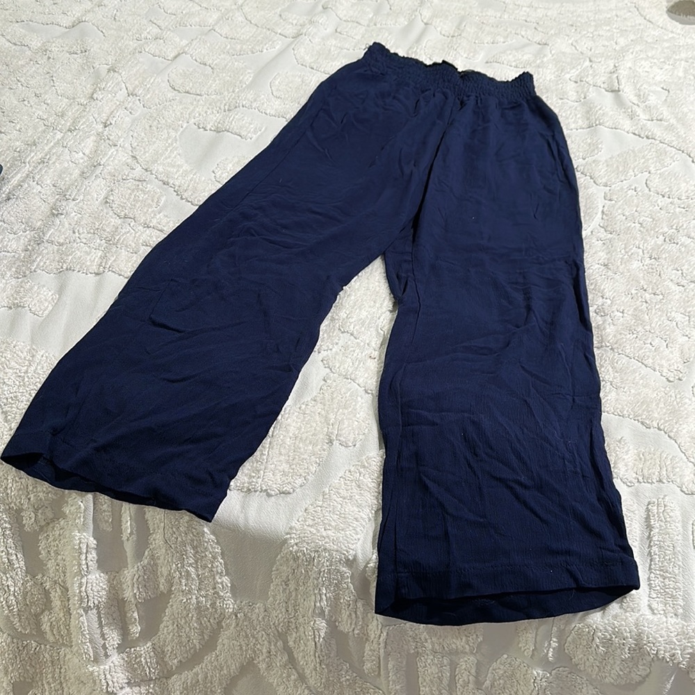 Bodyglove navy blue linen like pull on pants. Size small